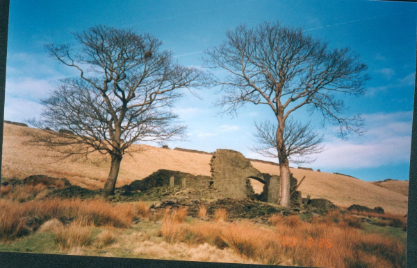 'Back of the Lowe' - Scout Moor Bottom - Ruin 
to be catalogued
Keywords: 2000