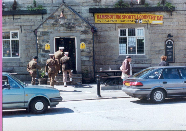 E.L.R 1940's weekend - outside Railway Hotel
16-Transport-03-Trains and Railways-000-General
Keywords: 2000