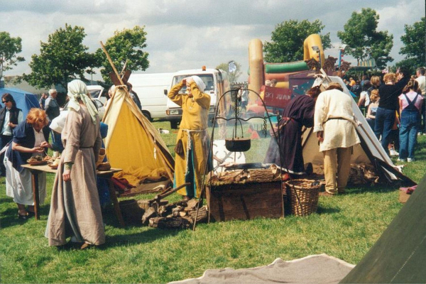 Viking camp at Edenfield Village Fete
17-Buildings and the Urban Environment-05-Street Scenes-011-Edenfield
Keywords: 2000