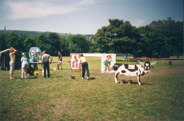 Millennium Festival - Family Fun Day - Nuttall park
01-Ramsbottom Heritage Society-01-RHS Activities-016 Millennium Festival
Keywords: 2000