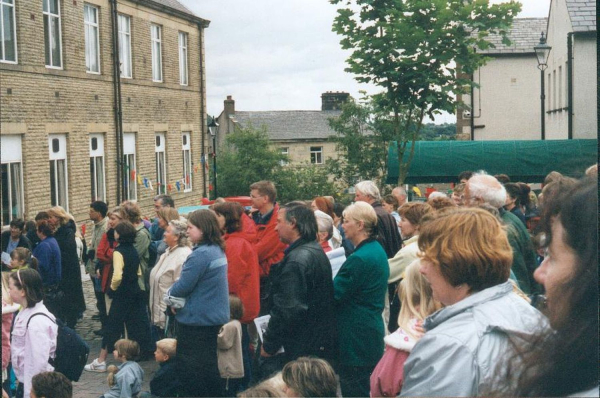 Millennium Festival - waiting for the show
01-Ramsbottom Heritage Society-01-RHS Activities-016 Millennium Festival
Keywords: 2000