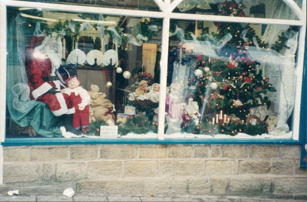 Christmas celebrations - Bridge Street shop window
17-Buildings and the Urban Environment-05-Street Scenes-003-Bridge Street
Keywords: 2000