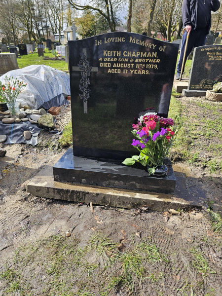 Ramsbottom Cemetery
17-Buildings and the Urban Environment-05-Street Scenes-007-Cemetery Road
Keywords: 2024