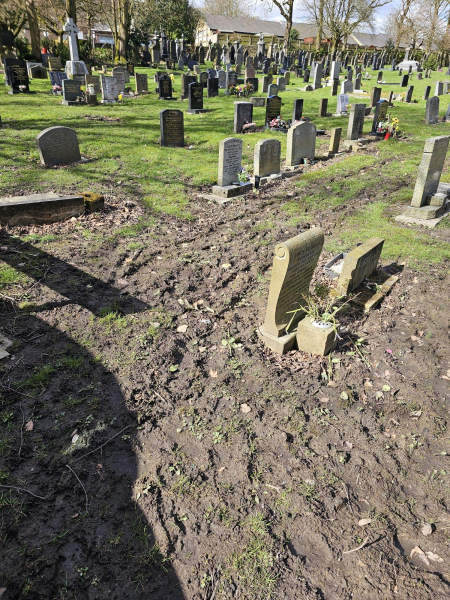 Ramsbottom Cemetery
17-Buildings and the Urban Environment-05-Street Scenes-007-Cemetery Road
Keywords: 2024