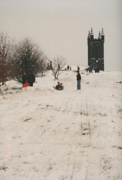 Church Fields sledging
17-Buildings and the Urban Environment-05-Street Scenes-019-Nuttall area
Keywords: 0