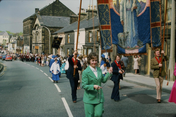 Whit walk - Bolton Street - 1960s -donated by Tony Tickle via Facebook. The photographer was John Geoffrey Duckworth who was Chief Engineer for Ramsbottom Urban District Council.  Photo taken on slide in the 1960s
06-Religion-03-Churches Together-001-Whit Walks
Keywords: 1969