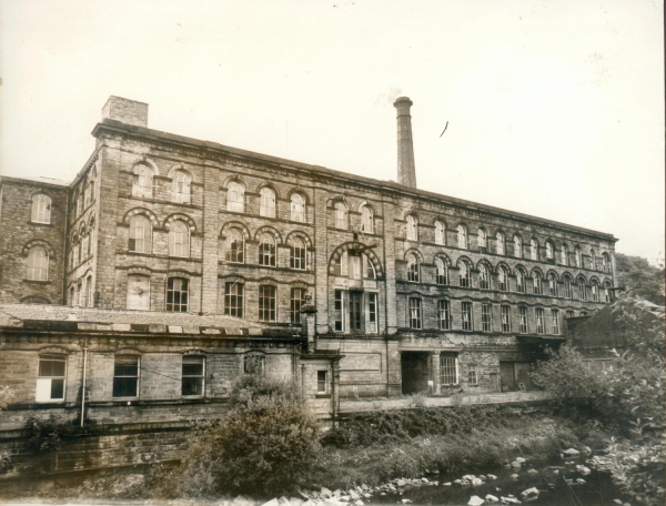 Joshua Hoyle mill at Summerseat
02 - Industry - 01 - Mills
Keywords: Bury-Archive