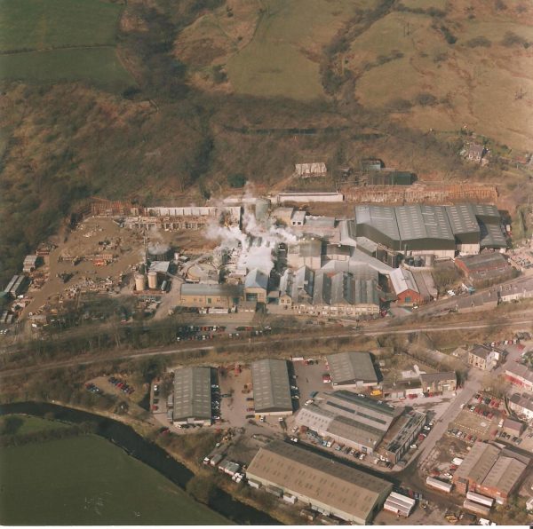 Fort Sterling, Stubbins paper Mill. The Stubbins expansion, before and after with 6 aerial views
02 - Industry - 01 - Mills
Keywords: Bury-Archive