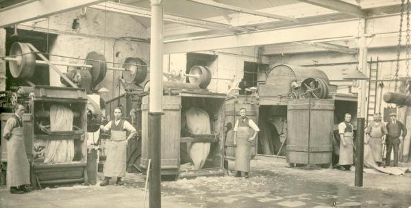 Porritt & Spencers Washing felts &/or blankets early 20th? Factory not known. 2 copies 
02 - Industry - 01 - Mills
Keywords: Bury-Archive