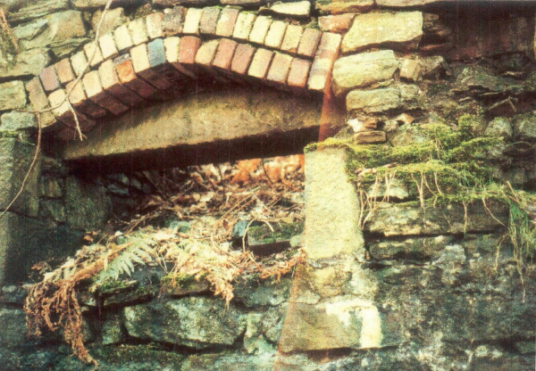 Tottington Mill- photos mainly of remains today 1995 9 photos, See also 0716
02 - Industry - 01 - Mills
Keywords: Bury-Archive