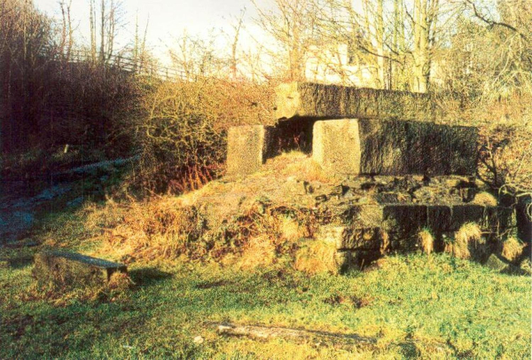 Tottington Mill- photos mainly of remains today 1995 9 photos, See also 0716
02 - Industry - 01 - Mills
Keywords: Bury-Archive