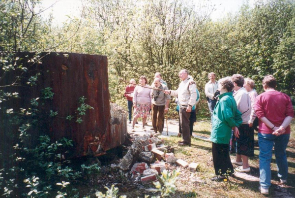 RHS Rams Heritage Soc tour of Ocean Chemical remains Mayl994 Guided by Mr.Tom Wightman who worked there.2 photos
02 - Industry - 03 - Chemical Works
Keywords: Bury-Archive