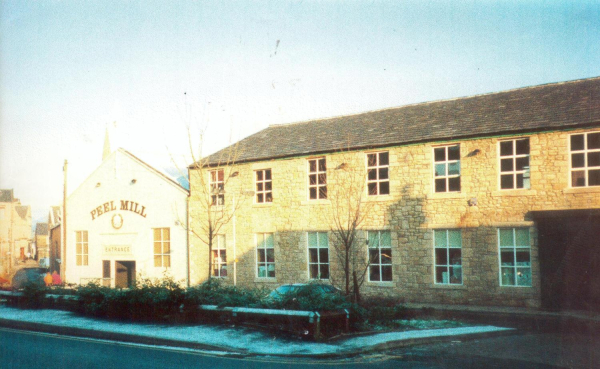 Peel Mill (Ponden Mill owner) Prince St. commercial outlet Took over Metcalfes building; mill outlet is advert as is a shop with mill fripperies. Solid business. 1994- 
03 - Shops, Restaurants & Hotels - 02 - Individual shops
Keywords: Bury-Archive