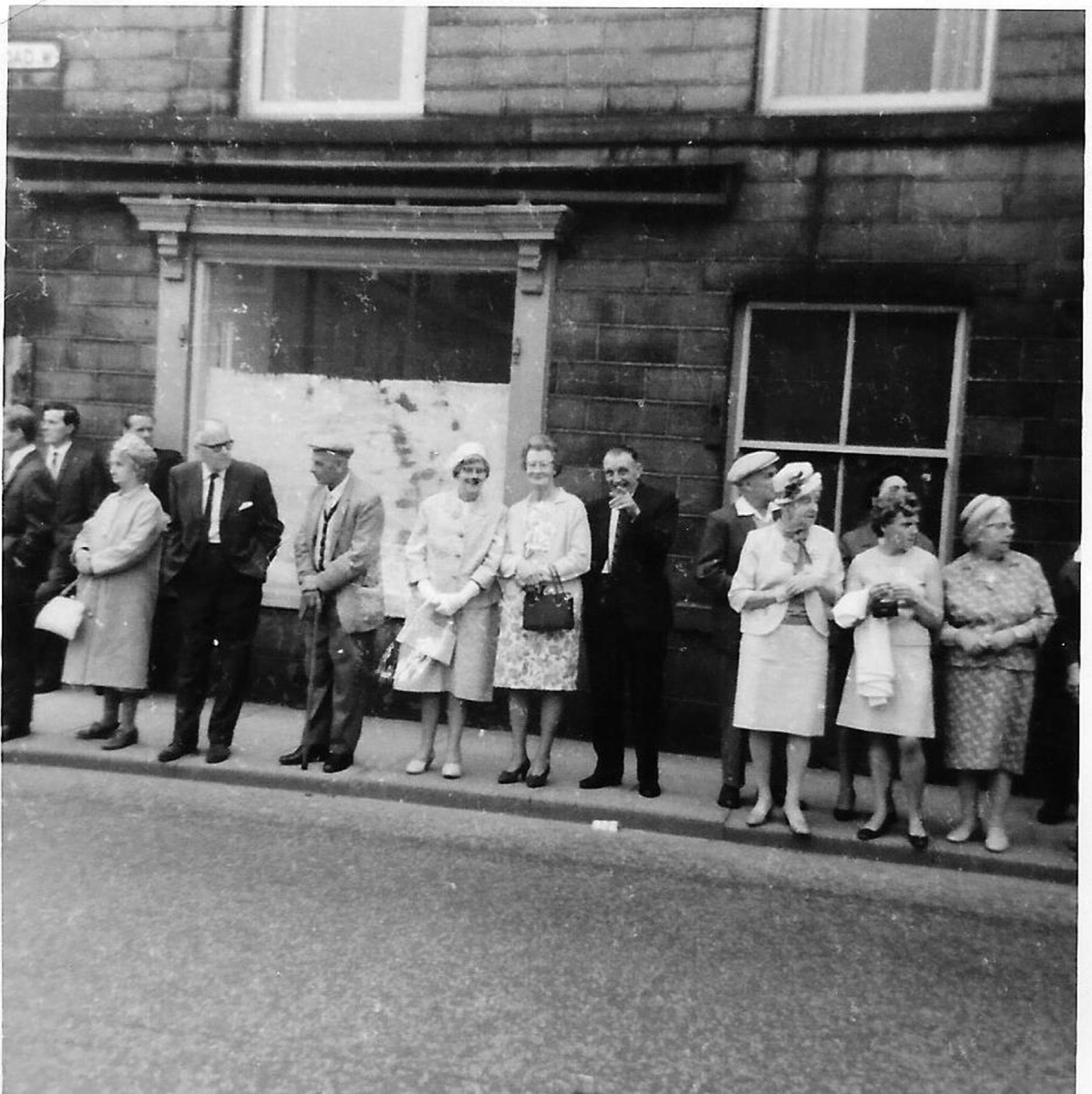 Bay Tree - Bolton Street.Window decorated for Millenium Festival catalogued at Bury Archives as RHS/21/3/2/29
03 - Shops, Restaurants & Hotels - 02 - Individual shops
Keywords: Bury-Archive