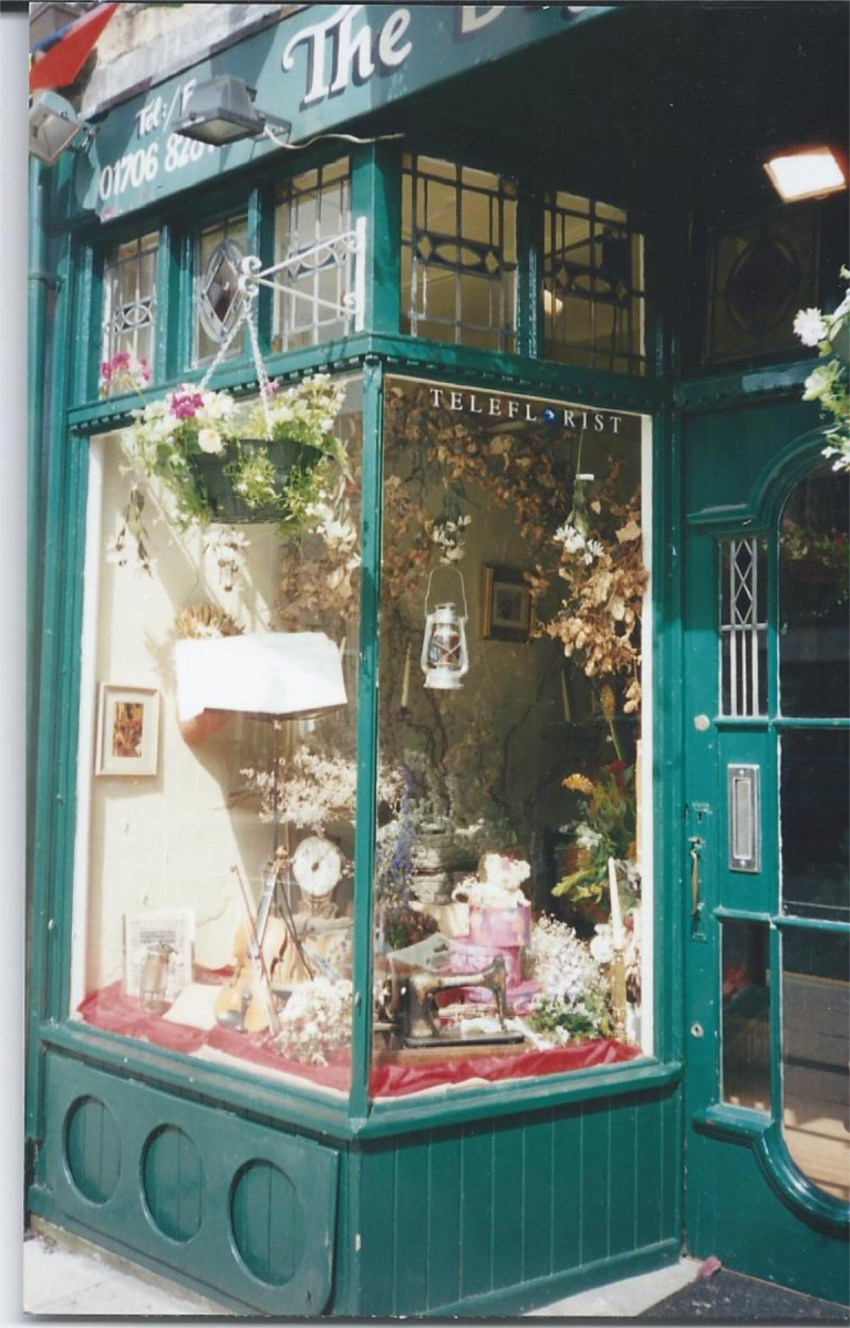 Bay Tree - Bolton Street. Second window decorated for Millenium Festival catalogued at Bury Archives as RHS/21/3/2/30
03 - Shops, Restaurants & Hotels - 02 - Individual shops
Keywords: Bury-Archive