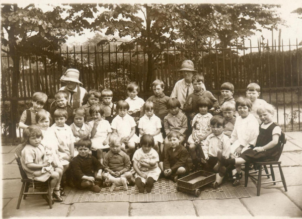 St Andrews School-? 1929/1930.
05 - Education - 01 - Primary Schools
Keywords: Bury-Archive