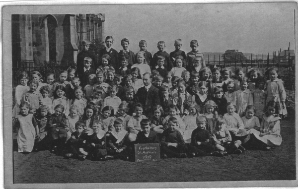 St Andrews School pupils outside school with sign 1919 Peace Year sign
05 - Education - 01 - Primary Schools
Keywords: Bury-Archive