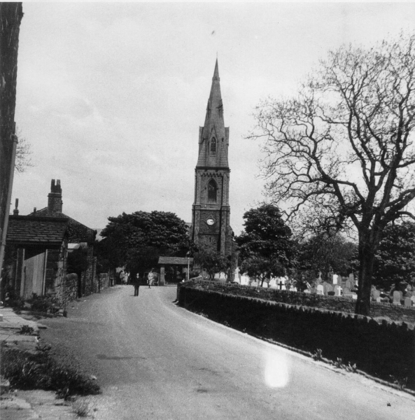 Holcombe Church & graveyard.  ? 1930s.
06 - Religion - 01 - Church Buildings
Keywords: Bury-Archive