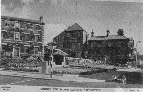 P/c [dated 1956  of Council Offices & Gardens. 
07-Government and Politics-02-Government and Public Buildings-000-General
Keywords: 1956