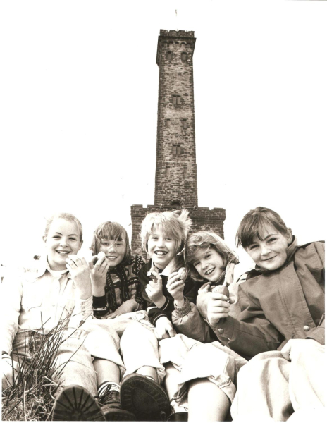 Children on top of Holcombe Hill Peel Tower in background Xaybe Easter 1970s?
08- History-01-Monuments-002-Peel Tower
Keywords: 0