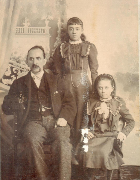 Robert Sharples choirmaster of St. Andrews (Dundee) Presbyterian Bolton Street. Retired at 80yrs. Photo of him with daughters Harriet & Maria. Photos of Maria's baby son Rob't digitised
09 - People and Family - 01 - Families
Keywords: Bury-Archive