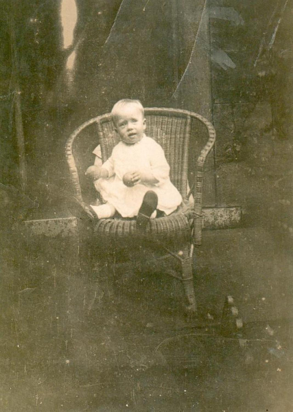 Robert Sharples choirmaster of St. Andrews (Dundee) Presbyterian Bolton Street. Retired at 80yrs. Photo of him with daughters Harriet & Maria. Photos of Maria's baby son Rob't digitised
09 - People and Family - 01 - Families
Keywords: Bury-Archive