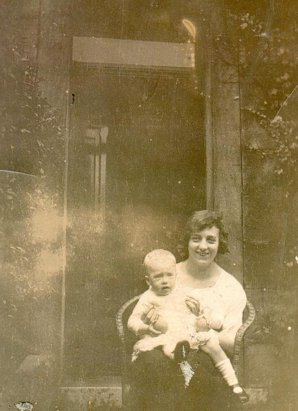 Robert Sharples choirmaster of St. Andrews (Dundee) Presbyterian Bolton Street. Retired at 80yrs. Photo of him with daughters Harriet & Maria. Photos of Maria's baby son Rob't digitised
09 - People and Family - 01 - Families
Keywords: Bury-Archive