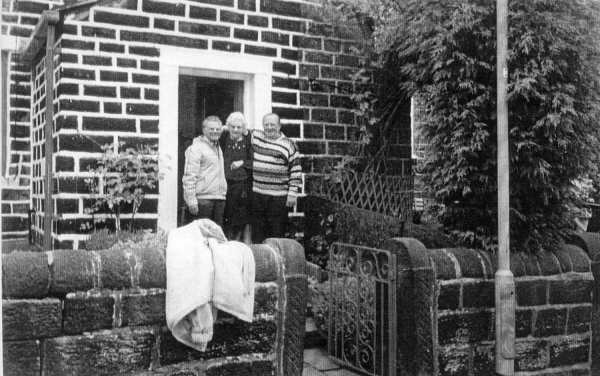 Left Henry Gaskell,right brother Cliff at 26? Dundee Lane c.1990. They lived here until 1932 when lady in centre took the house. See article in Summer 1996 RHS Newsletter 
09 - People and Family - 01 - Families
Keywords: Bury-Archive