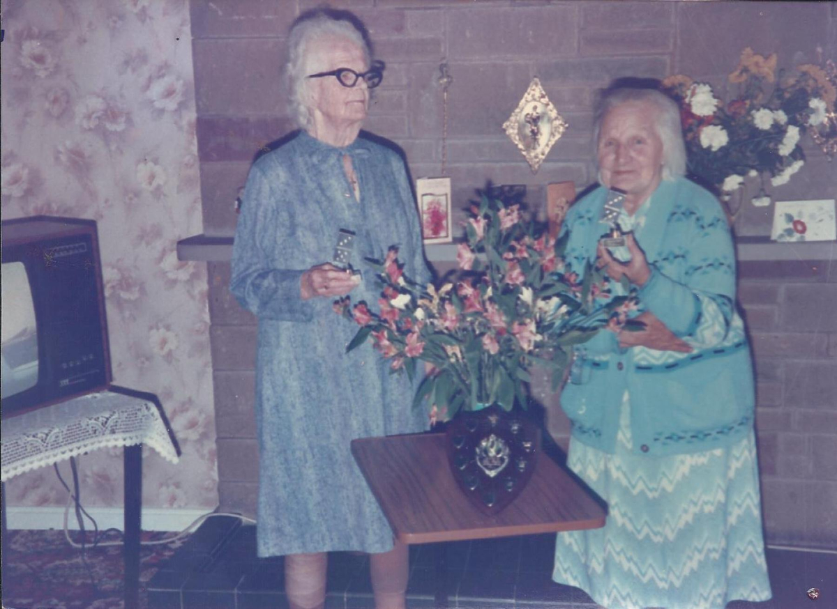 Florrie Suthers and Nellie Bardsley - Florrie on left. Both from Ramsbottom. Taken at Killallee House, Brandleshome Rd.
#N/A
Keywords: Bury-Archive