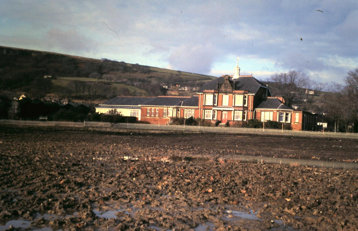 Ramsbottom Cottage Hospital
11 - Health and Welfare - 01 - Medical buildings
Keywords: Bury-Archive