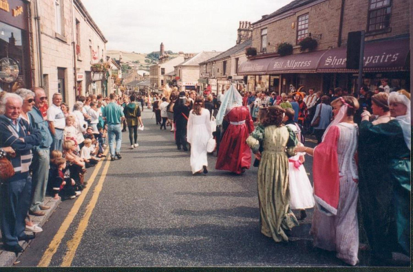 Ramsbottom 2000 street parade August Bank Holiday 1996 
12 - Customs and Traditions - 01 - National Events
Keywords: Bury-Archive