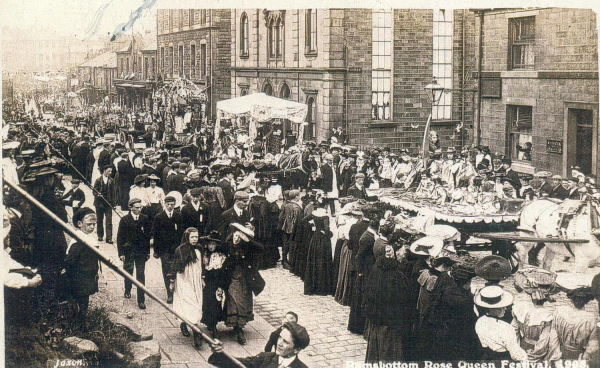 Rose Queen float  Taken on Nuttall Lane near Old Dunn Horse
12 - Customs and Traditions - 02 - Local Events
Keywords: Bury-Archive