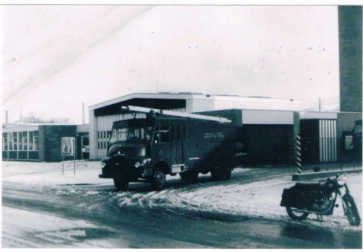 Lancs. C.C. fire engine at Stubbins Lane Station
#N/A
Keywords: Bury-Archive