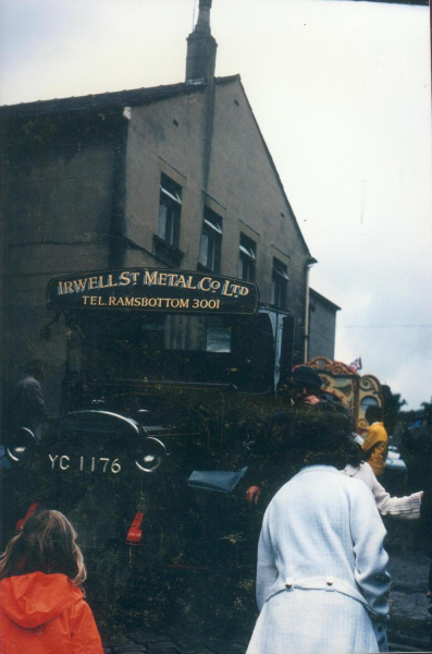 Organ drawn by Irwell Street Metal Company van to Nuttall Park
14 - Leisure - 01 - Parks and Gardens
Keywords: Bury-Archive