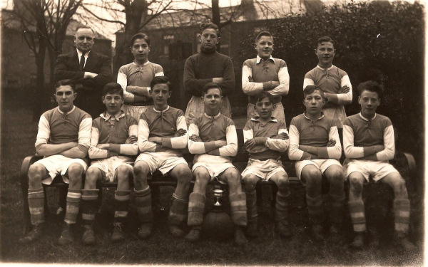 St. Philips football team Chatterton Park 1938
14 - Leisure - 02 - Sport and Games
Keywords: Bury-Archive