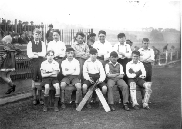 Cricket, Ramsbottom. 'Schoolboys Cricket Team1 1930's H. Lonsdale
14 - Leisure - 02 - Sport and Games
Keywords: Bury-Archive