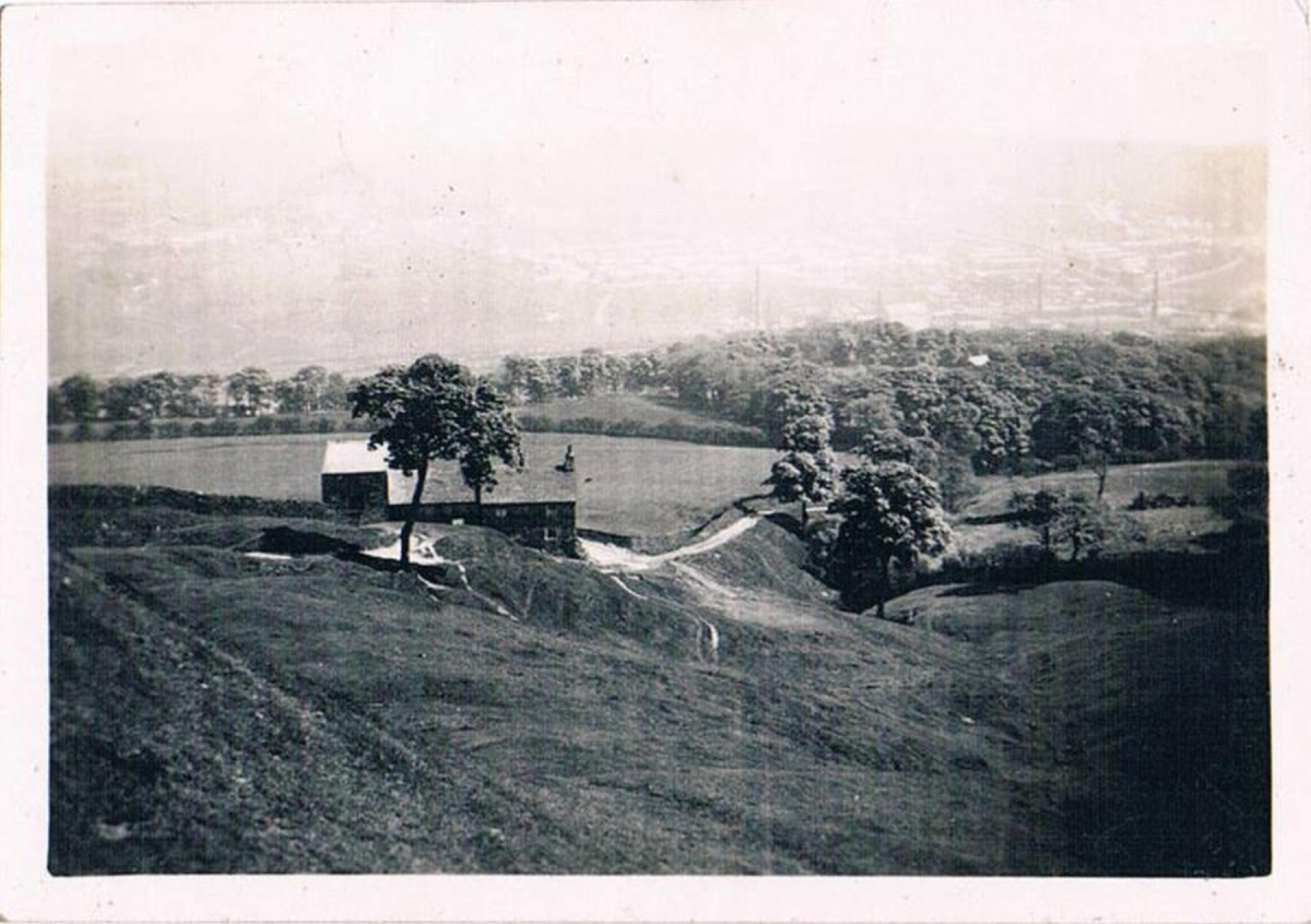  Scout Camp Holcombe Moor, Whit  Week 1939
14 - Leisure - 02 - Sport and Games
Keywords: Bury-Archive