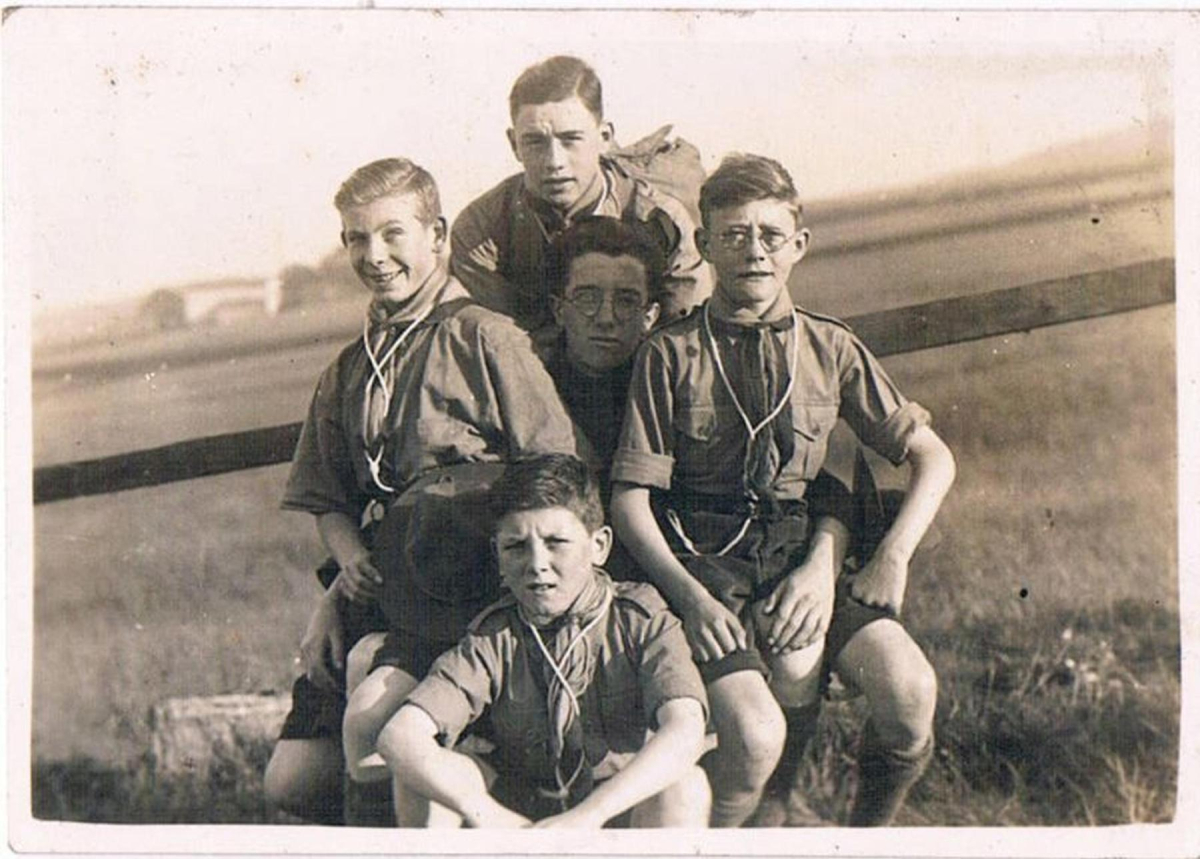  Scout Camp Holcombe Moor, Whit  Week 1939
14 - Leisure - 02 - Sport and Games
Keywords: Bury-Archive