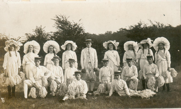 1912 Nuttall Lane Morris dancers (1908/13 they danced in.. ..Nuttall Lane: pink or blue breeches, white stockings & straw boaters boys, white dresses, pink/blue sashes girls digitised
14 - Leisure - 04 - Events
Keywords: Bury-Archive