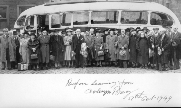 Ramsbottom Sunshine Club: ? 90th birthday party in 1949. Also. . .2 pics of Sunshine club leaving Ramsbottom for trip to Colwyn Bay 17/10/1949 
14 - Leisure - 04 - Events
Keywords: Bury-Archive