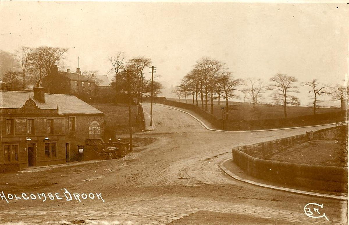 Hare and Hounds, Holcombe Brook cross roads - Corner of Bolton Street and Dundee Lane. Note shop and terraced house attached 
14 - Leisure - 05 - Pubs
Keywords: Bury-Archive