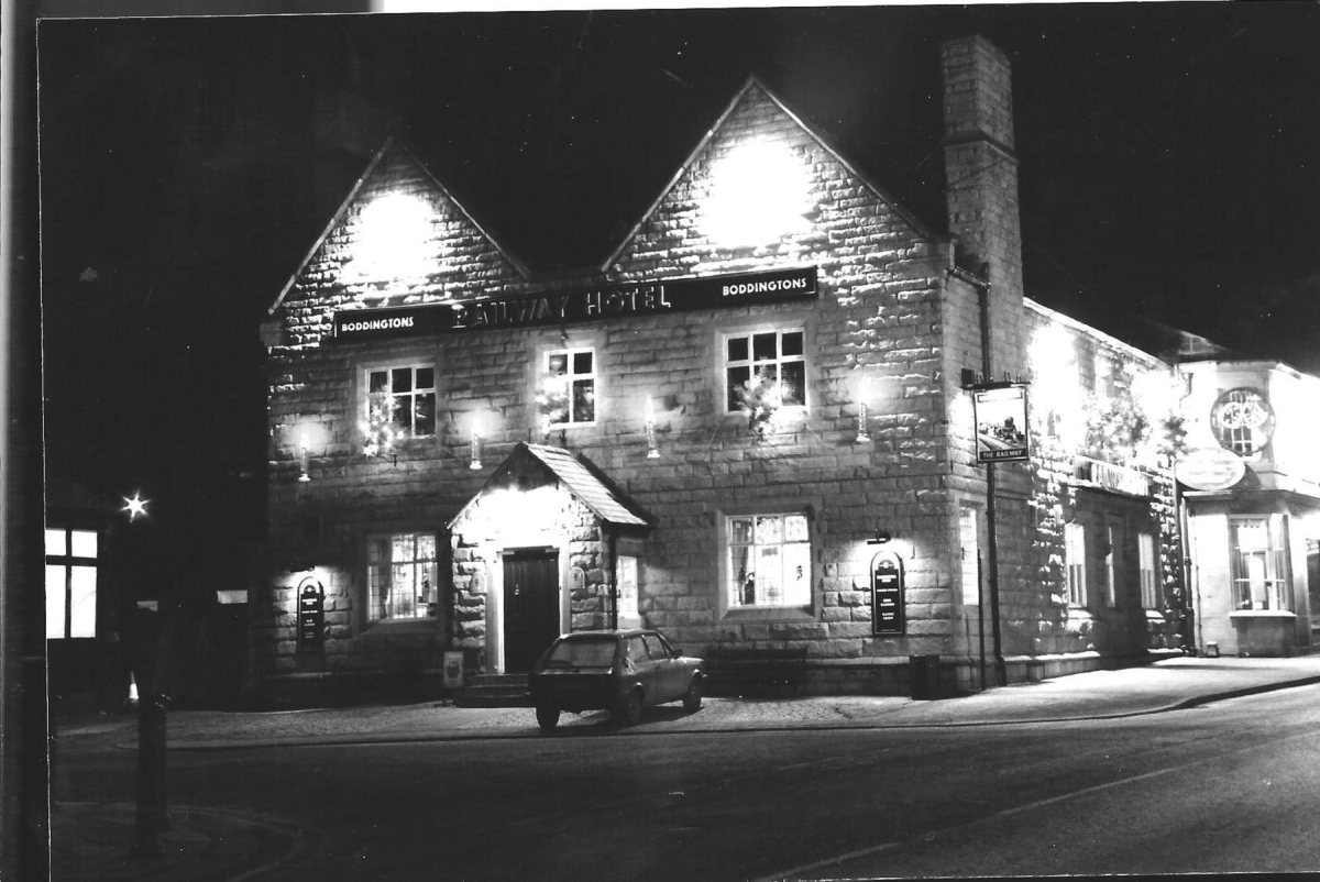 Railway Hotel Hotel lit up and decked out for Christmas
14 - Leisure - 05 - Pubs
Keywords: Bury-Archive