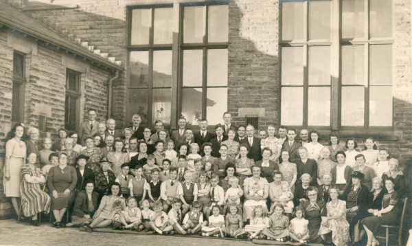 15/8/1945.  V J Party at Hazelhurst School
15 - War - 02 - World War 2
Keywords: Bury-Archive