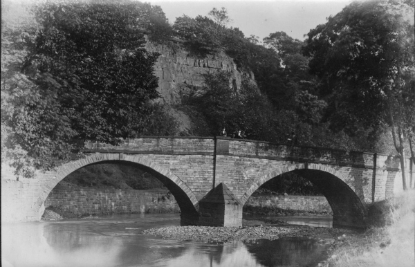 Nuttall Bridge.  Posted Bury 29/12/1906.+ another view digitised 
16 - Transport - 01 - Car and Roads
Keywords: Bury-Archive