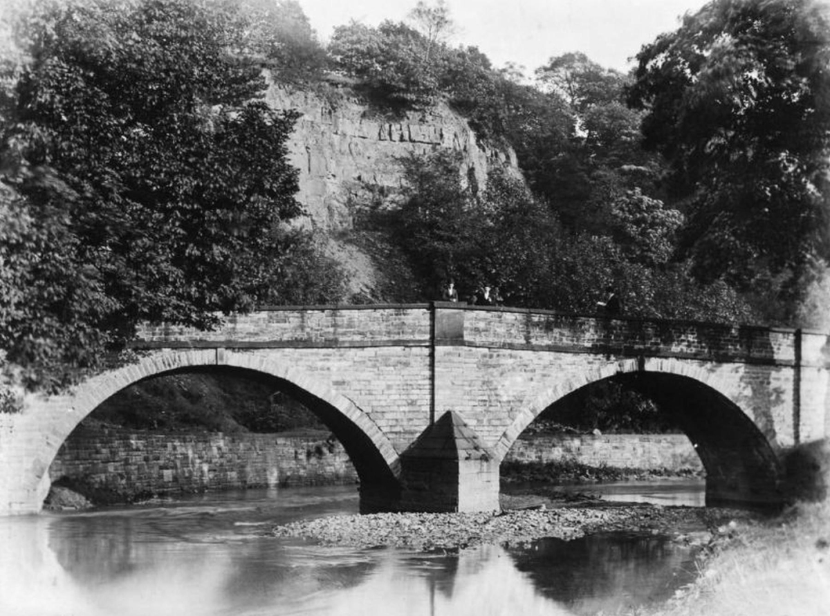 Nuttall Bridge, looking east, before its collapse in November 1928  
16 - Transport - 01 - Car and Roads
Keywords: Bury-Archive