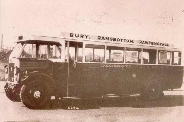 Bus Leyland LT1 Reg TE9252 Fleet 21. Renumbered 3 New 1929 Withdrawn 1946. Scrapped 1948
16 - Transport - 02 - Trams and Buses
Keywords: Bury-Archive