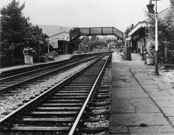 The train over the bridge at Summerseat - postcard
16 - Transport - 03 - Trains and Railways
Keywords: Bury-Archive