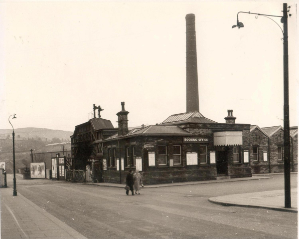 Ramsbottom original station opened 1846. 1930's scene 
16 - Transport - 03 - Trains and Railways
Keywords: Bury-Archive