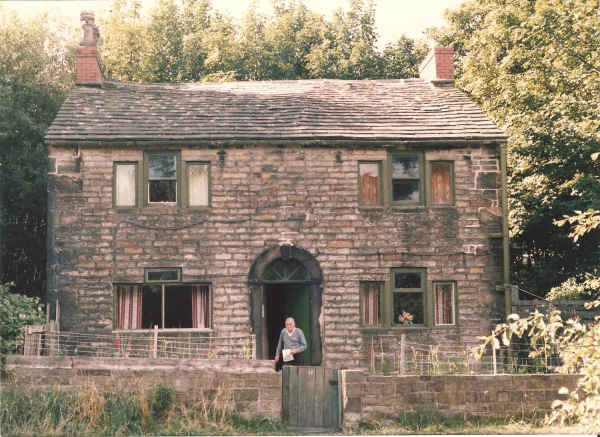 Jim Weldings house Lower Nuttall Road -11  photos dates vary House was originally office of Ocean Chemical. 1920-1952 After his death in 1991 house vandalised. Last in Nuttall
17 - Buildings and the Urban Environment - 02 - Houses
Keywords: Bury-Archive