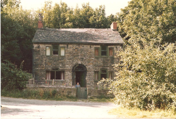 Jim Weldings house Lower Nuttall Road -11  photos dates vary House was originally office of Ocean Chemical. 1920-1952 After his death in 1991 house vandalised. Last in Nuttall
17 - Buildings and the Urban Environment - 02 - Houses
Keywords: Bury-Archive